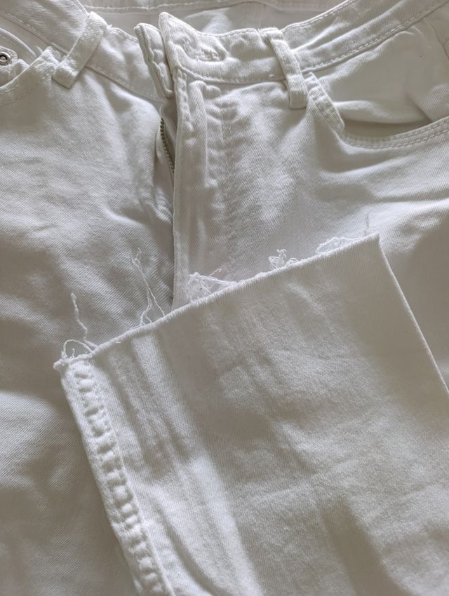 Pantalón blanco Bershka kick flare