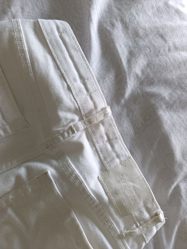 Pantalón blanco Bershka kick flare