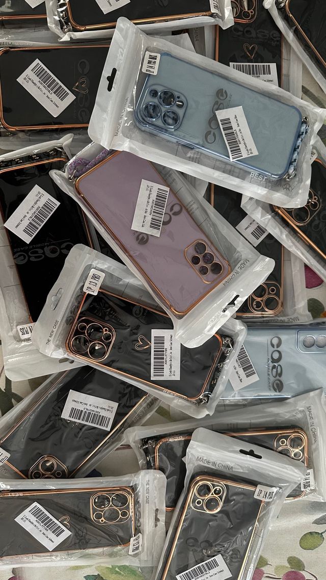 Lote y stock de 43 fundas moviles