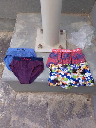 Lote 2 Boxer y 2 Slips Niño UOM (uno de Spiderman)