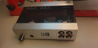 Traktor Scratch A6 - Interfaz de Audio DJ