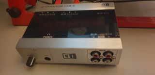 Traktor Scratch A6 - Interfaz de Audio DJ