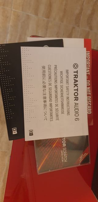 Traktor Scratch A6 - Interfaz de Audio DJ