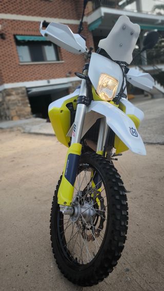 Husqvarna 701 Enduro LR
