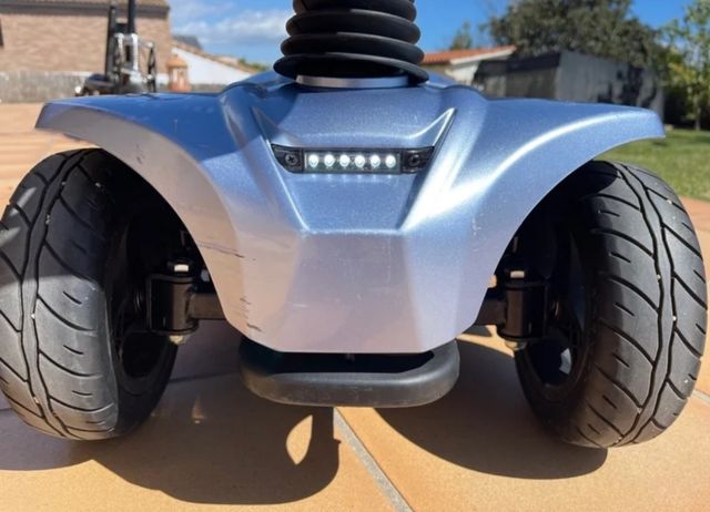 Silla movilidad minusválidos eléctrica