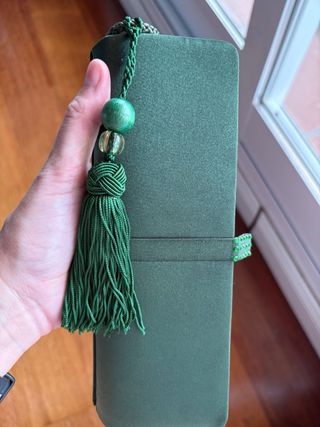 Bolso de mano satén verde hoja