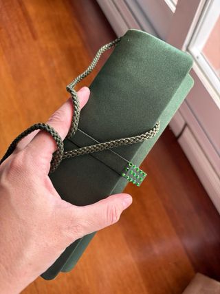 Bolso de mano satén verde hoja