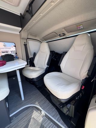 Mc louis menfis3 maxi 2.2 140cv  64.000km año 2022