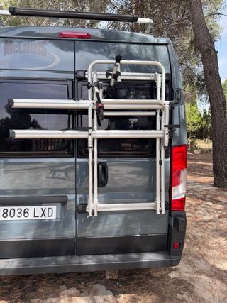 Mc louis menfis3 maxi 2.2 140cv  64.000km año 2022