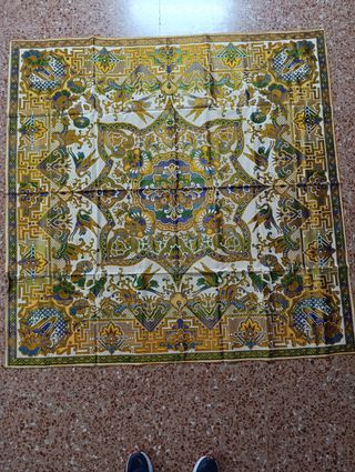 Mantel cuadrado clásico con dibujos