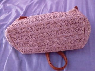 Bolso de paja beige y dorado