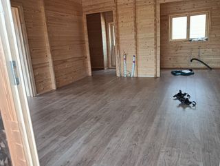 Hacemos instalaciones de tarima 
