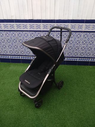 Cochecito BabyHome estirable y plegable.