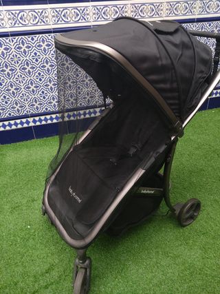 Cochecito BabyHome estirable y plegable.