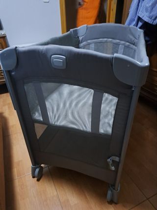 Minicuna de viaje gris y colchon