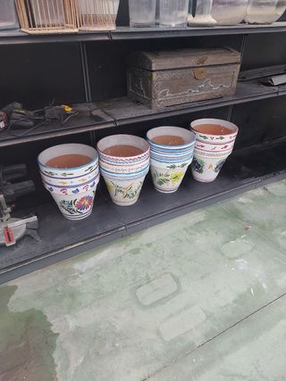 Juego de 12 macetas de cerámica decoradas