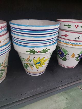 Juego de 12 macetas de cerámica decoradas