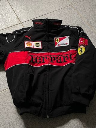 ✅ Chaqueta Fórmula 1 Negra Ferrari Exclusiva Retro