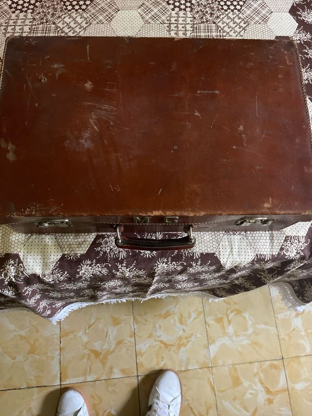 Maleta antigua de cuero