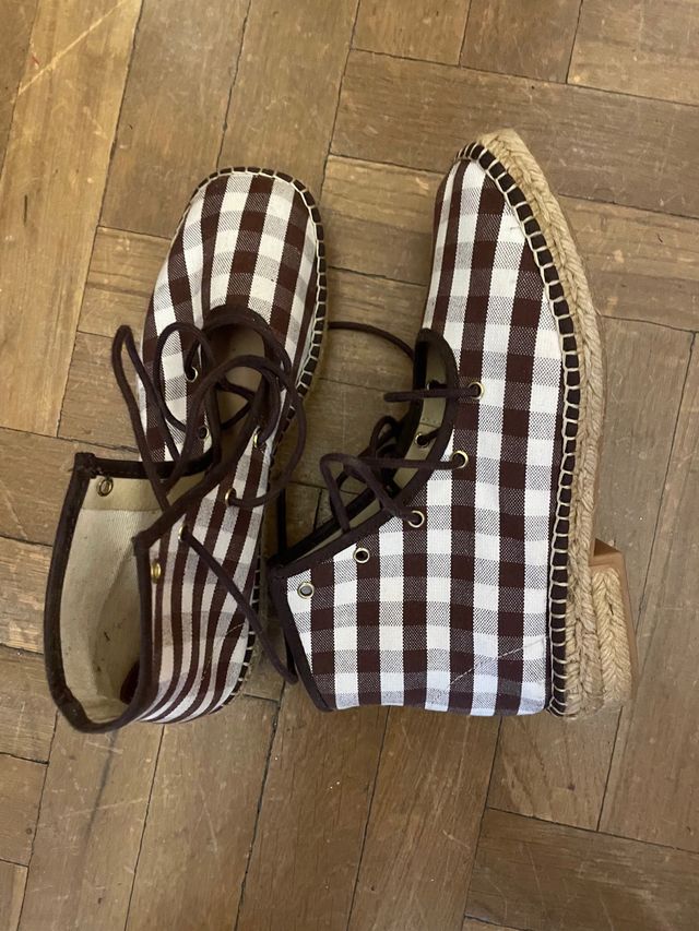 Alpargatas Naguisa cuadros marrón y blanco