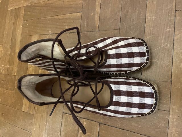 Alpargatas Naguisa cuadros marrón y blanco