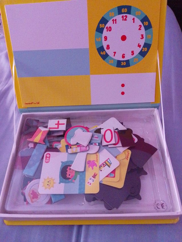 Libro magnético Janod para aprender la hora