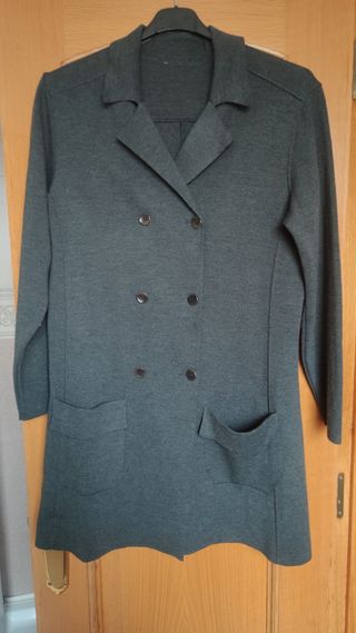 Chaquetón de lana gris talla M