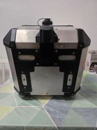 Baul Triumph maleta moto topcase cofre top case 