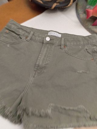 Pantalón corto verde Primark Talla L