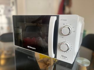 Microondas blanco casi nuevo