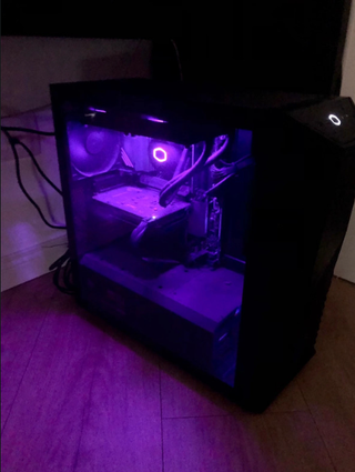 Computer fisso nero illuminazione rgb