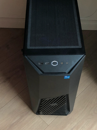 Computer fisso nero illuminazione rgb