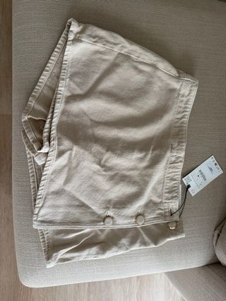 Zara Pantalón Beige Talla L
Falda pantalón