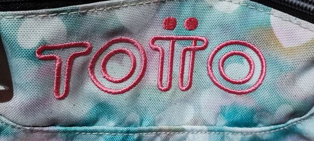 Mochila Totto con ruedas y estampado
