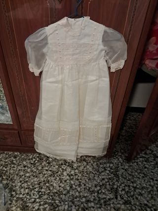 Vestido blanco bautizo con capa y gorro

