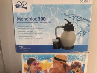 Piscina familiar con depuradora y limpiafondos