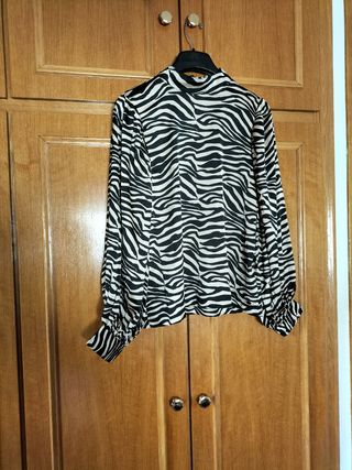 Blusa Votorio by Luquino Diseño Cebra