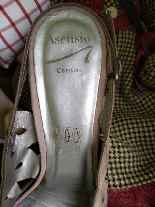 Zapatos de piel destalonado