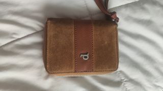 Cartera de piel con cremallera