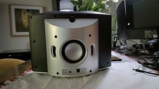 Altavoz Airis multisalida