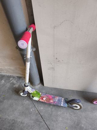 Patinete infantil rosa y blanco