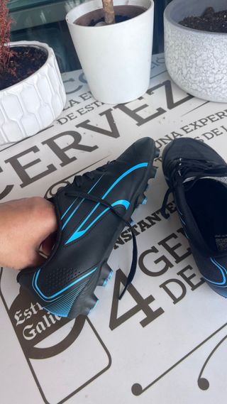 Botas de fútbol Puma negras