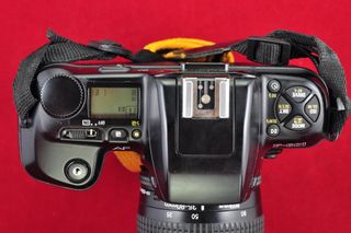 Cámara Nikon F601 (solo cuerpo)