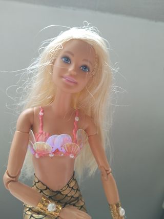 Dos muñecas sirena Barbie hechas a mano