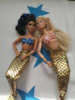 Dos muñecas sirena Barbie hechas a mano