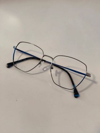 Montura de gafas metálicas sin estrenar