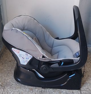 Silla de coche  y cuco para bebé