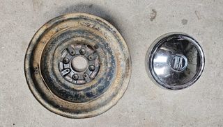 Llanta y Tapacubos Seat 600