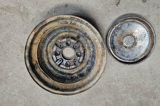 Llanta y Tapacubos Seat 600