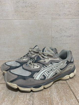 Asics Gel NYC Gris y Blanco